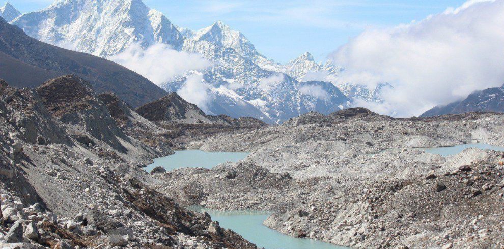 Gokyo lake trek, an excellent choice to avoid the busier trail in Everest region