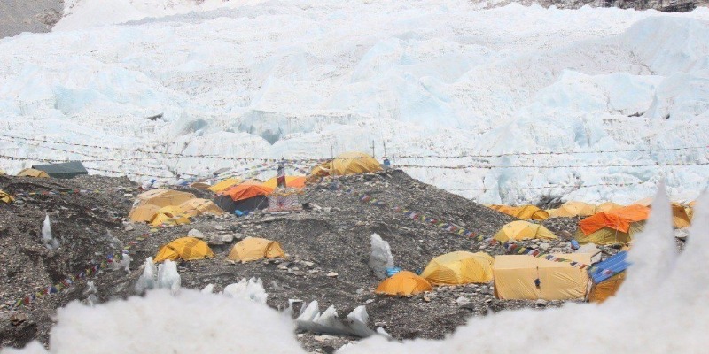 everest base camp camping